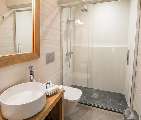 79_EVERGREEN BATHROOM.jpg