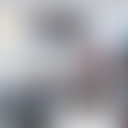 Biznesin təşkili və idarə olunması,Satış və Reklam və s. bölüm məzunlarına diplomlar təqdim edildi.