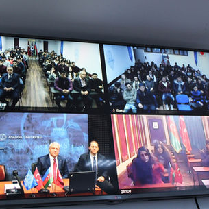 Rektor Prof. Dr. Naci Gündoğan Azərbaycandan distant təhsil alan tələbələrlə görüşdü.