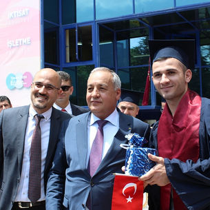 Azərbaycanlı tələbə Fakültə birincisi olaraq mükafatlandırıldı