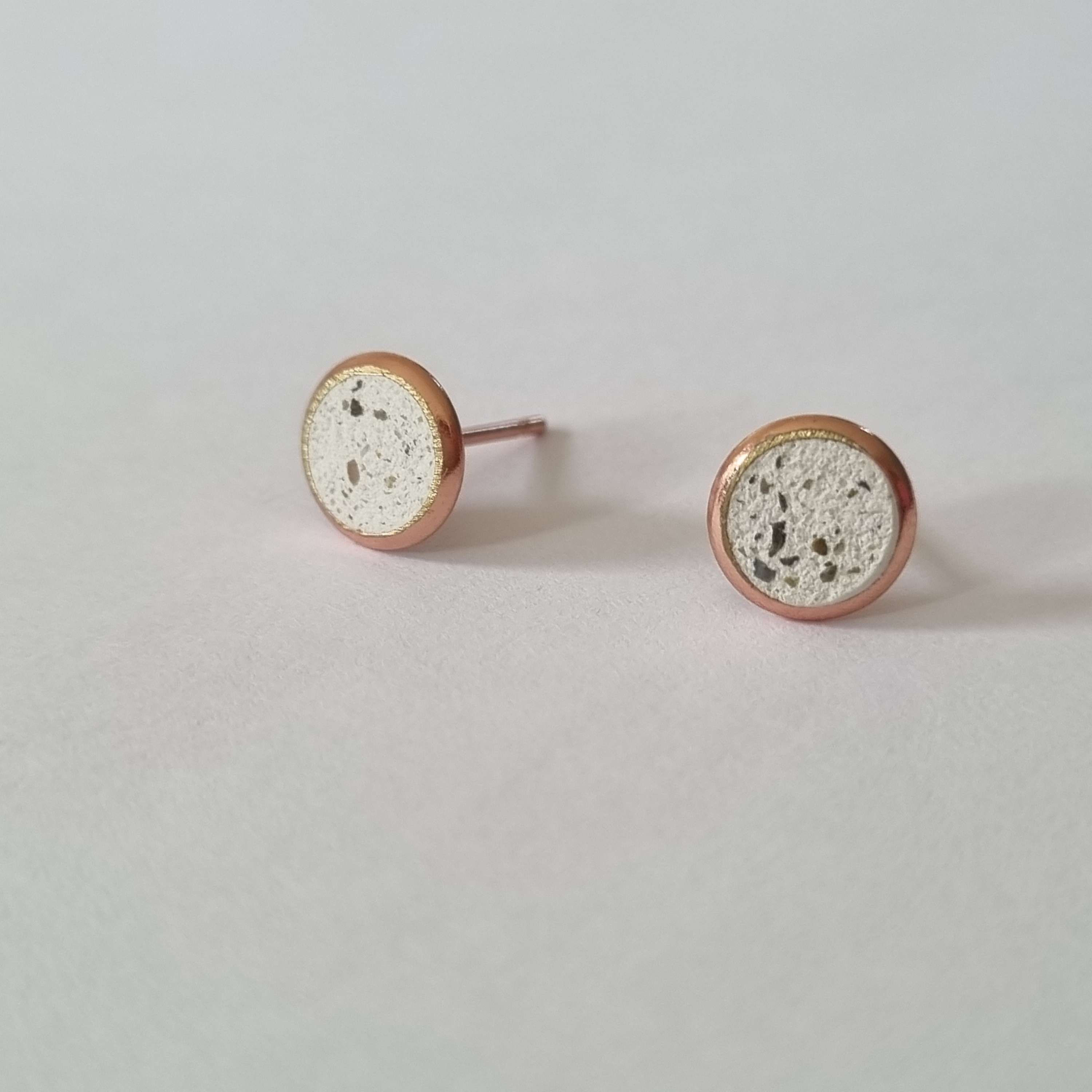 Pici fehér kör füli rosegold