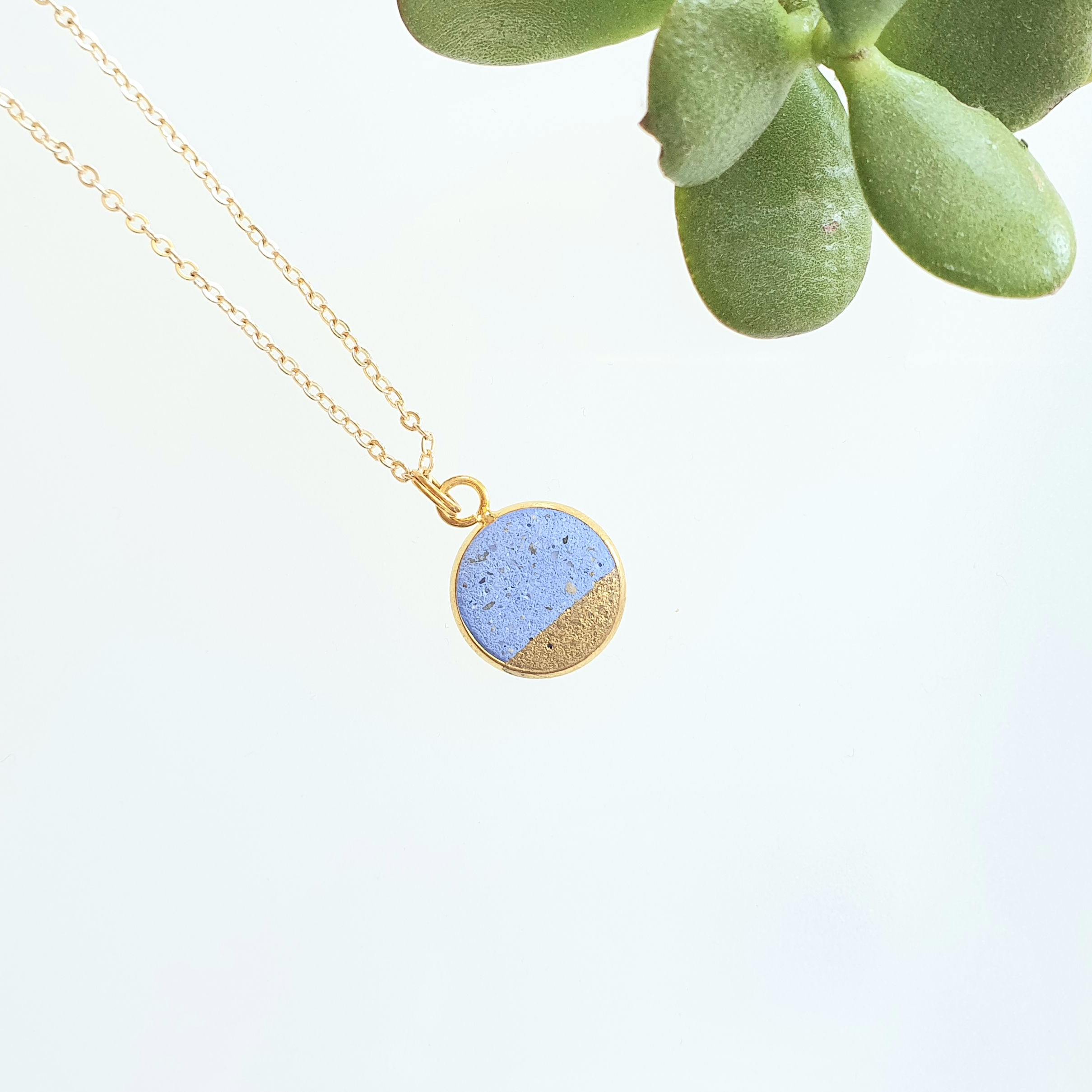 Pici lánc arany színű