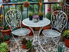 In the hustle and bustle of urban life, it can be tough to find a slice of nature. Fortunately, even the tiniest balcony can become a green retreat with the right plants.