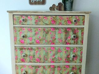 Flowered napkin dresser