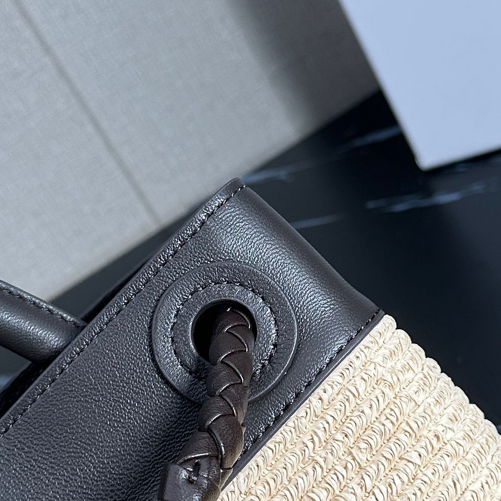 Thumbnail: BOTTEGA VENETA ANDIAMO IN RAFFIA LEATHER BAG 