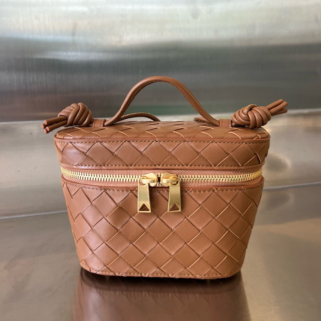 BOTTEGA VENETA MINI INTRECCIATO VANITY CASE