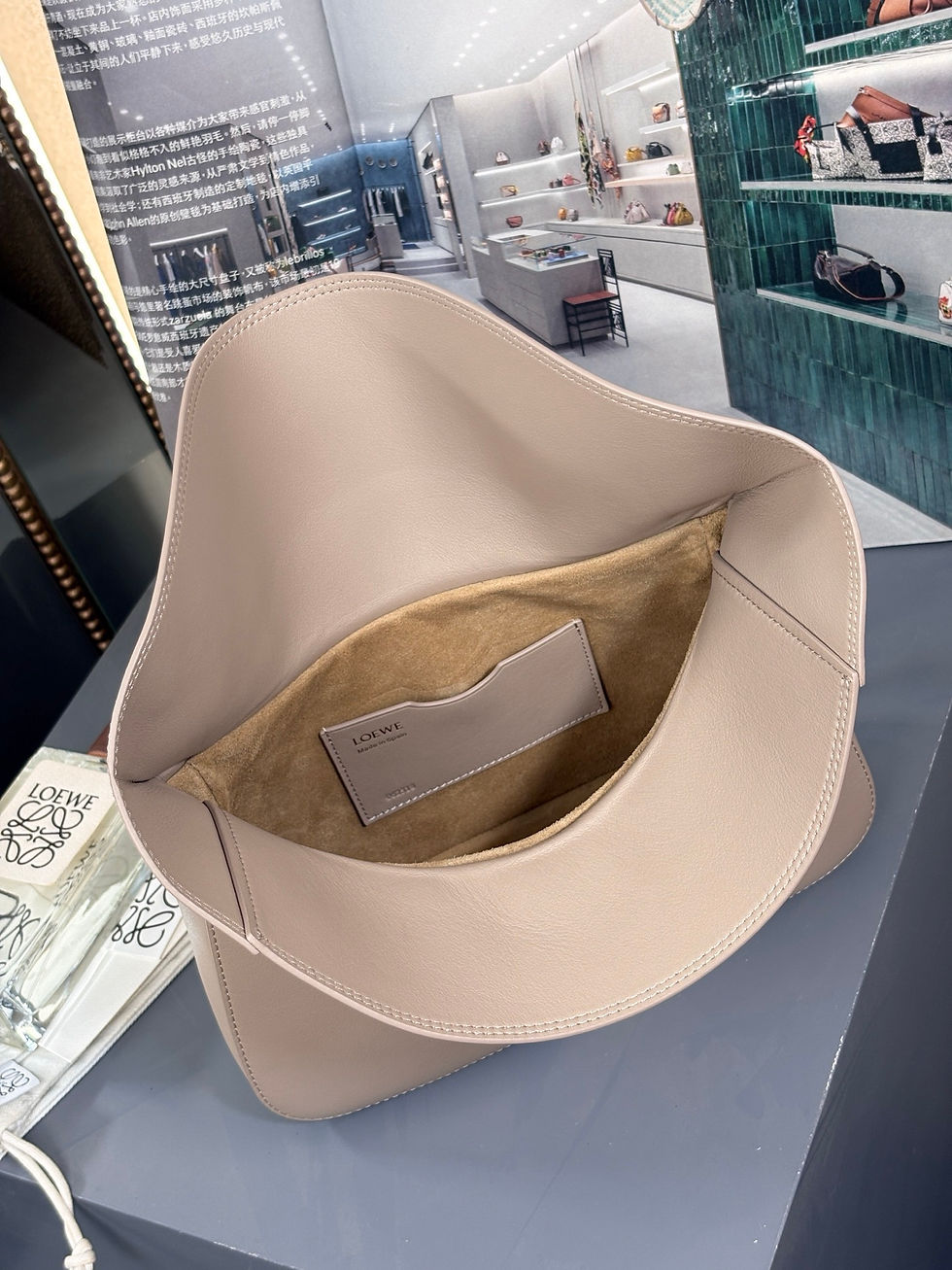 Thumbnail: LOEWE OLA MEDIUM LEATHER SHOULDER BAG  