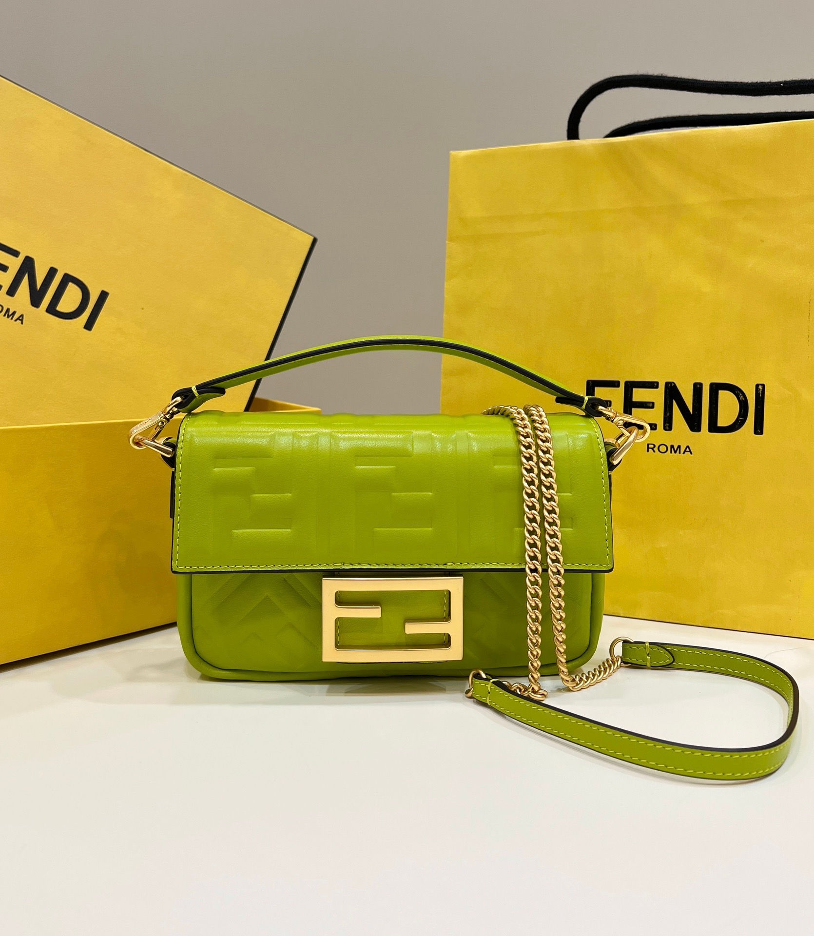 FENDI BAGUETTE MINI BAG