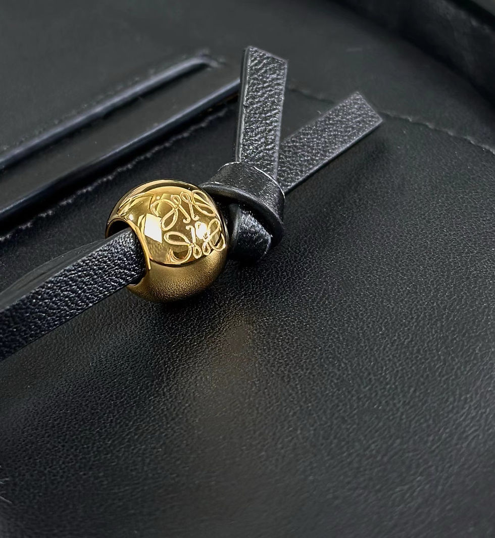 Thumbnail: LOEWE HAMMOCK SLICE BAG 
