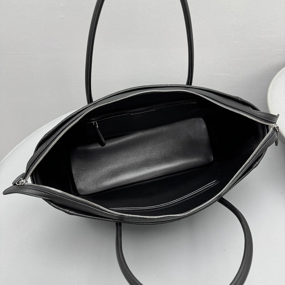 Thumbnail: THE ROW EWA LEATHER TOTE BAG 