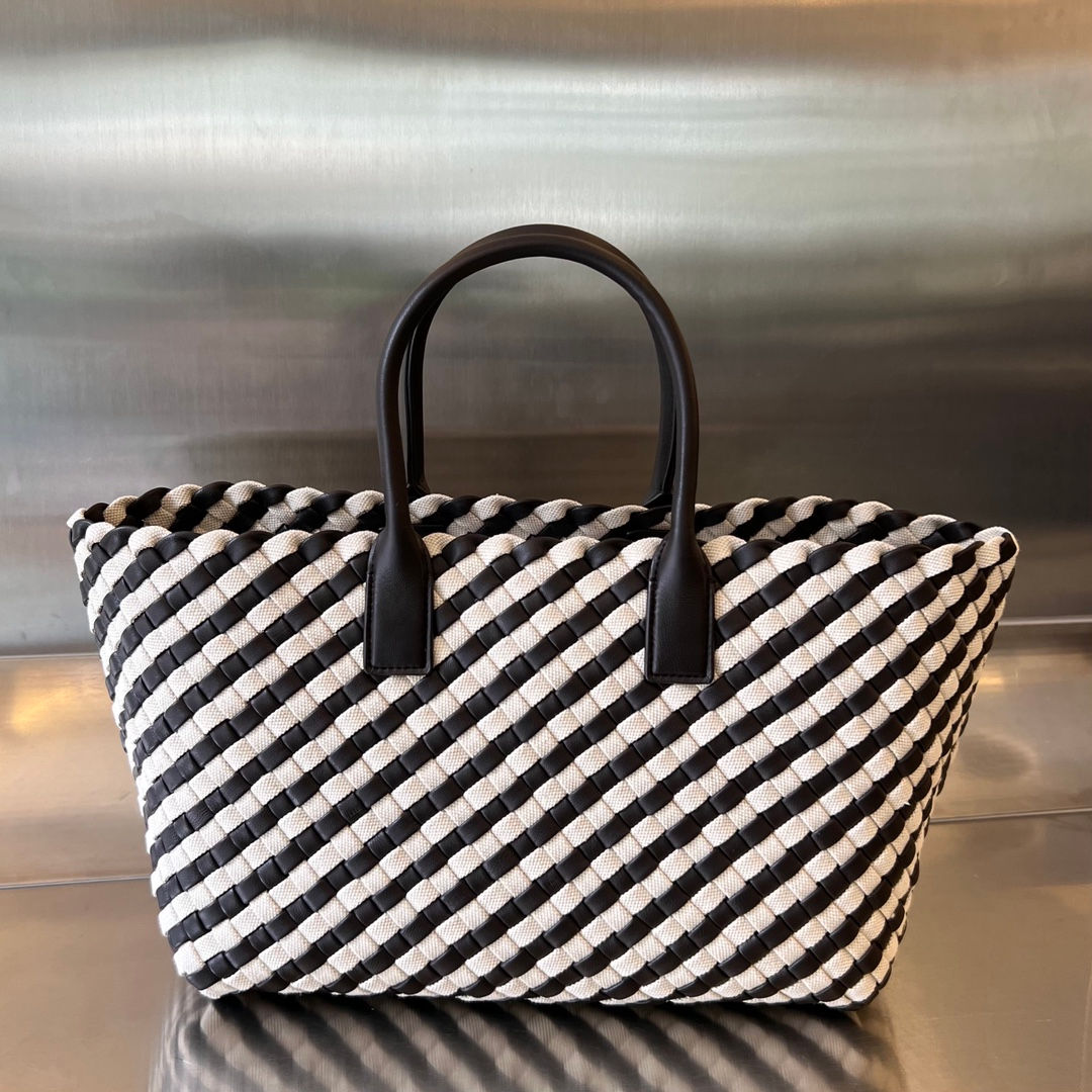 BOTTEGA VENETA SMALL CABAT BAG