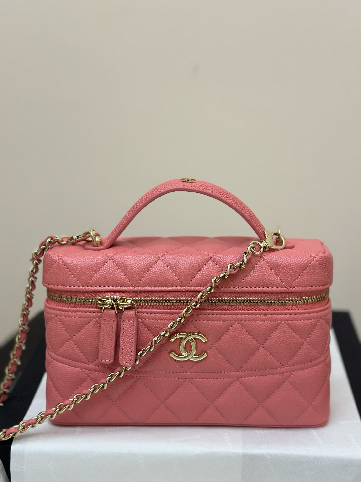 CHANEL 25C TOP HANDLE CHAIN CLUTCH BAG