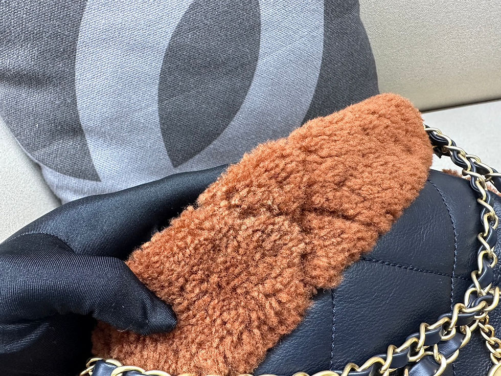 Thumbnail: CHANEL 22 HOBO MEDIUM TOTE BAG