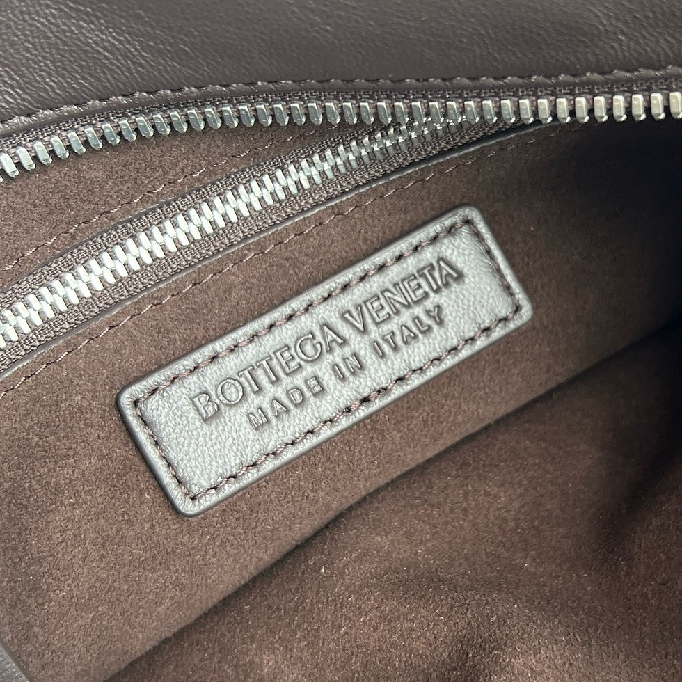 Thumbnail: BOTTEGA VENETA NAPPA SMALL LEATHER VENETO CROSSBODY BAG I