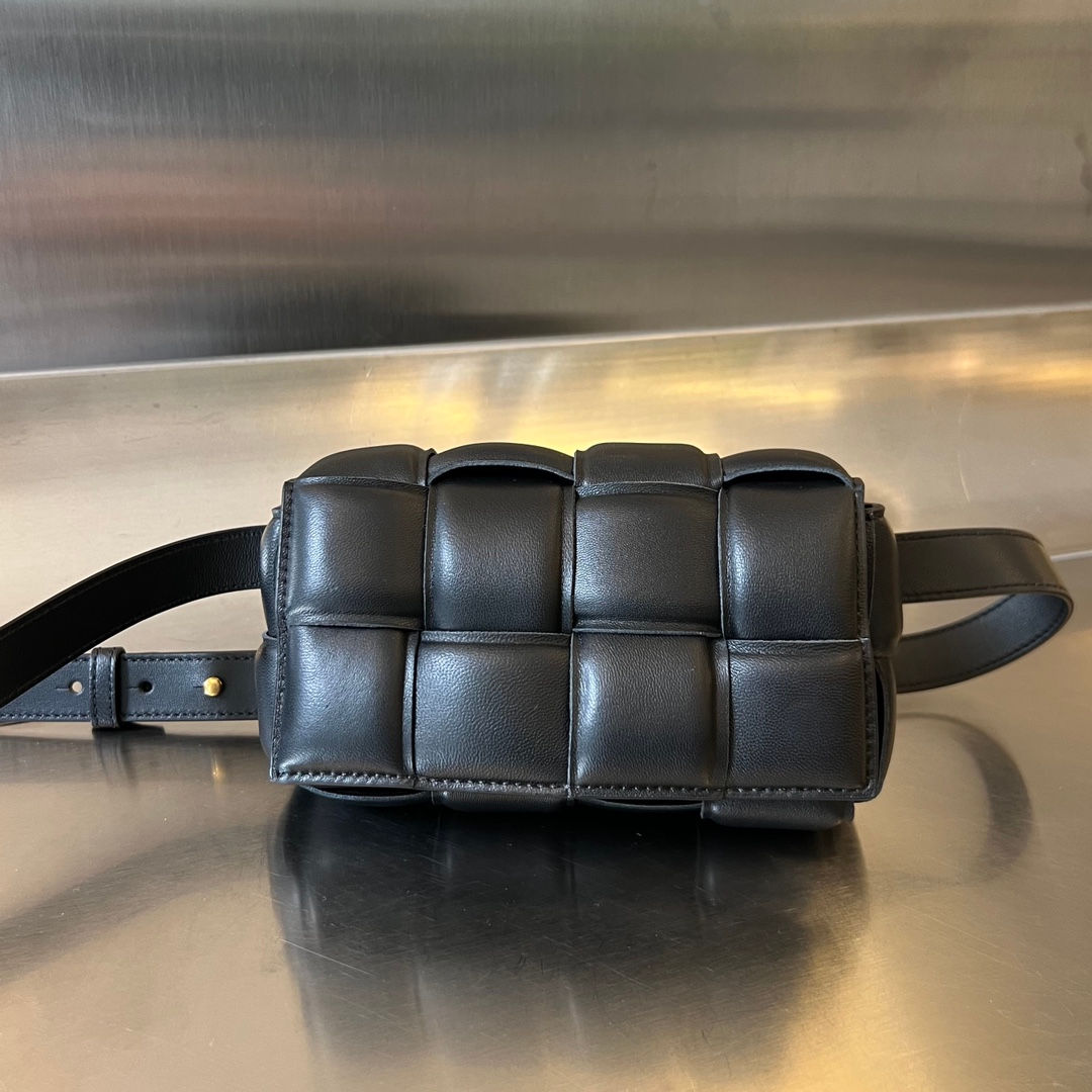 BOTTEGA VENETA CASSETTE MINI BELT BAG