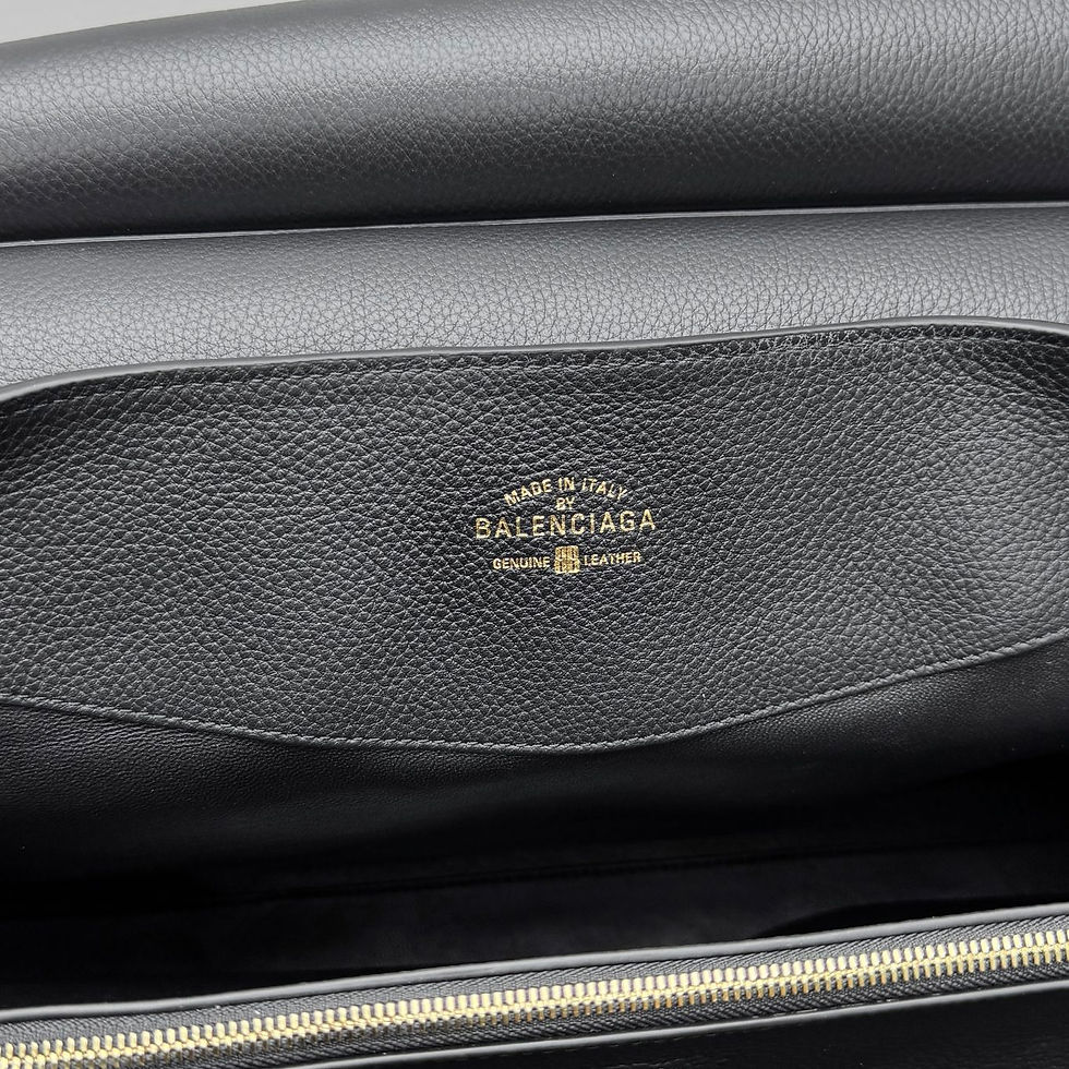 Thumbnail: BALENCIAGA  CARRY ALL SHOULDER BAG IN GRAINED LEATHER 