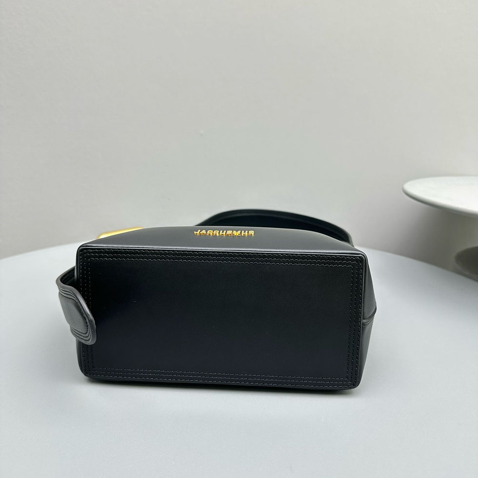 Thumbnail: JACQUEMUS LE PETIT REGALO MINI BAG