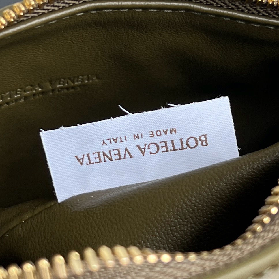 Thumbnail: BOTTEGA VENETA CANDY WALLACE BAG 