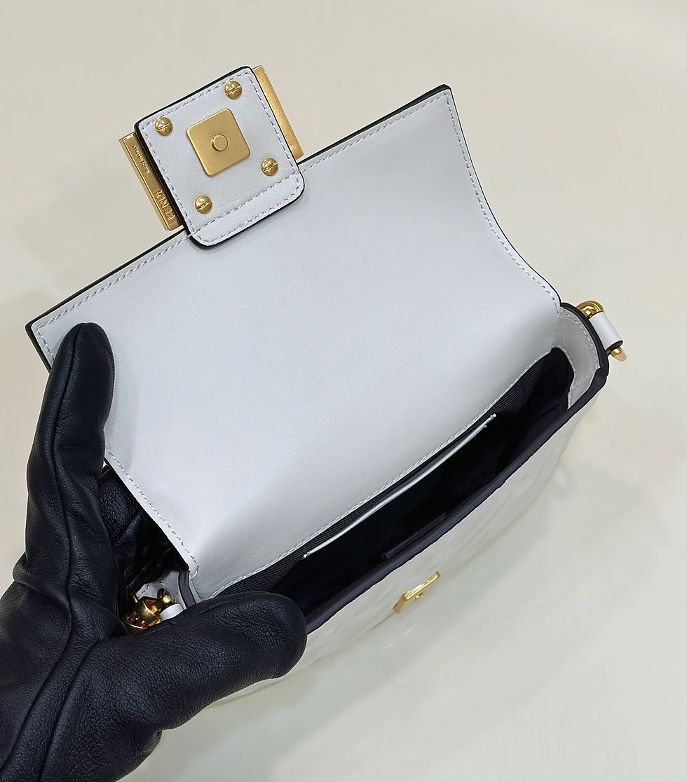 Thumbnail: FENDI BAGUETTE MINI BAG