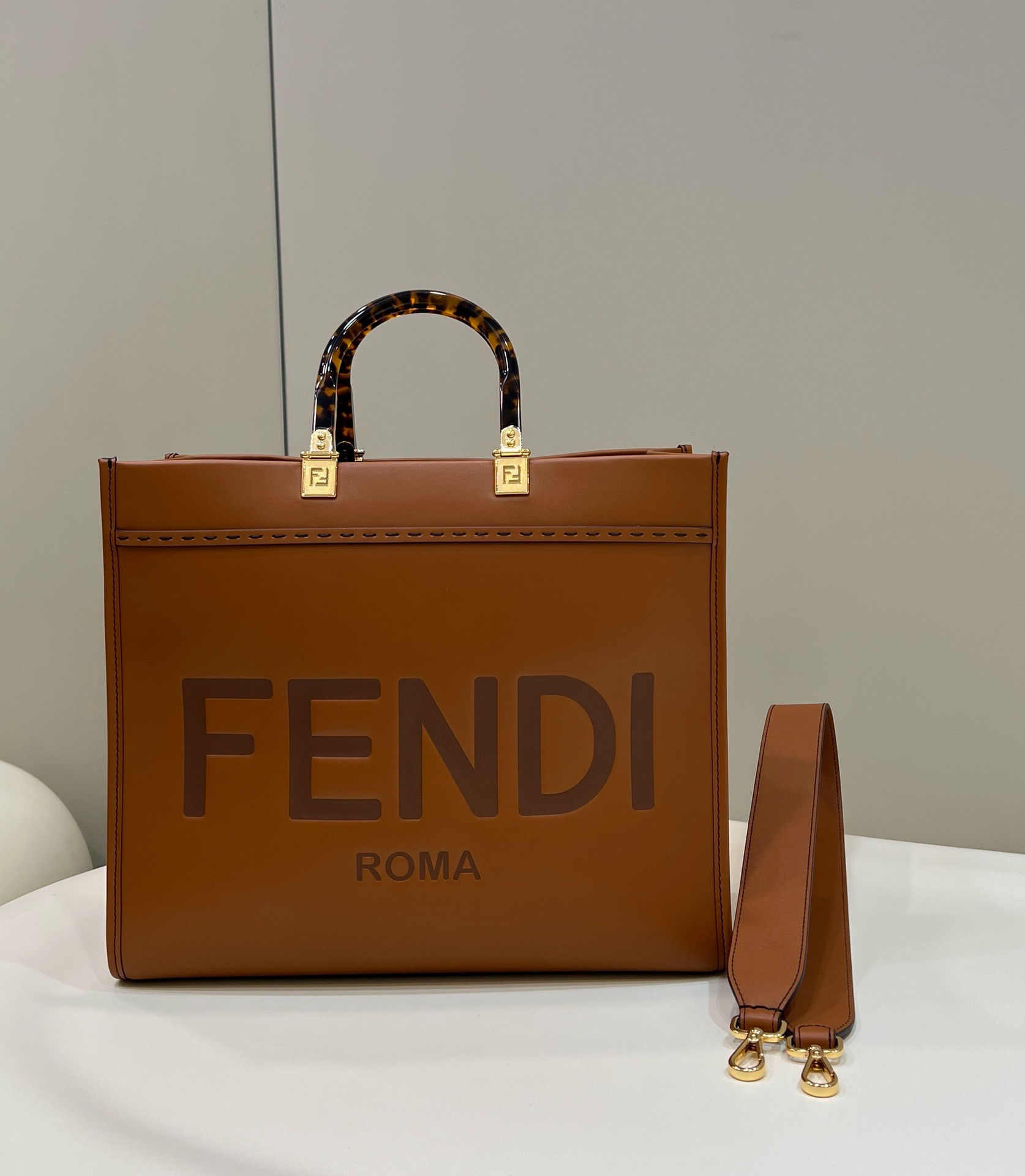 FENDI SUNSHINE MEDIUM TOTEBAG 