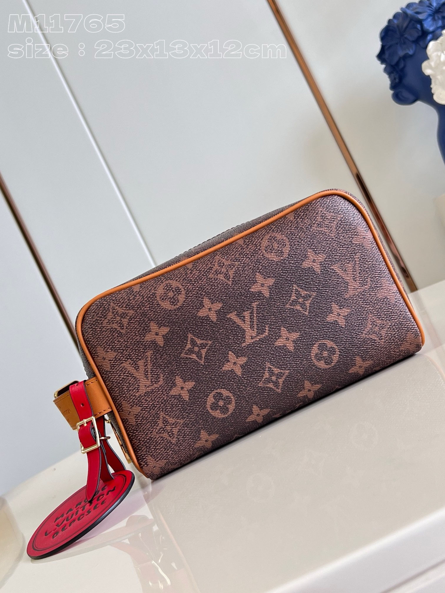 LV LOCKER DOPP KIT MONOGRAM DUST BAG 