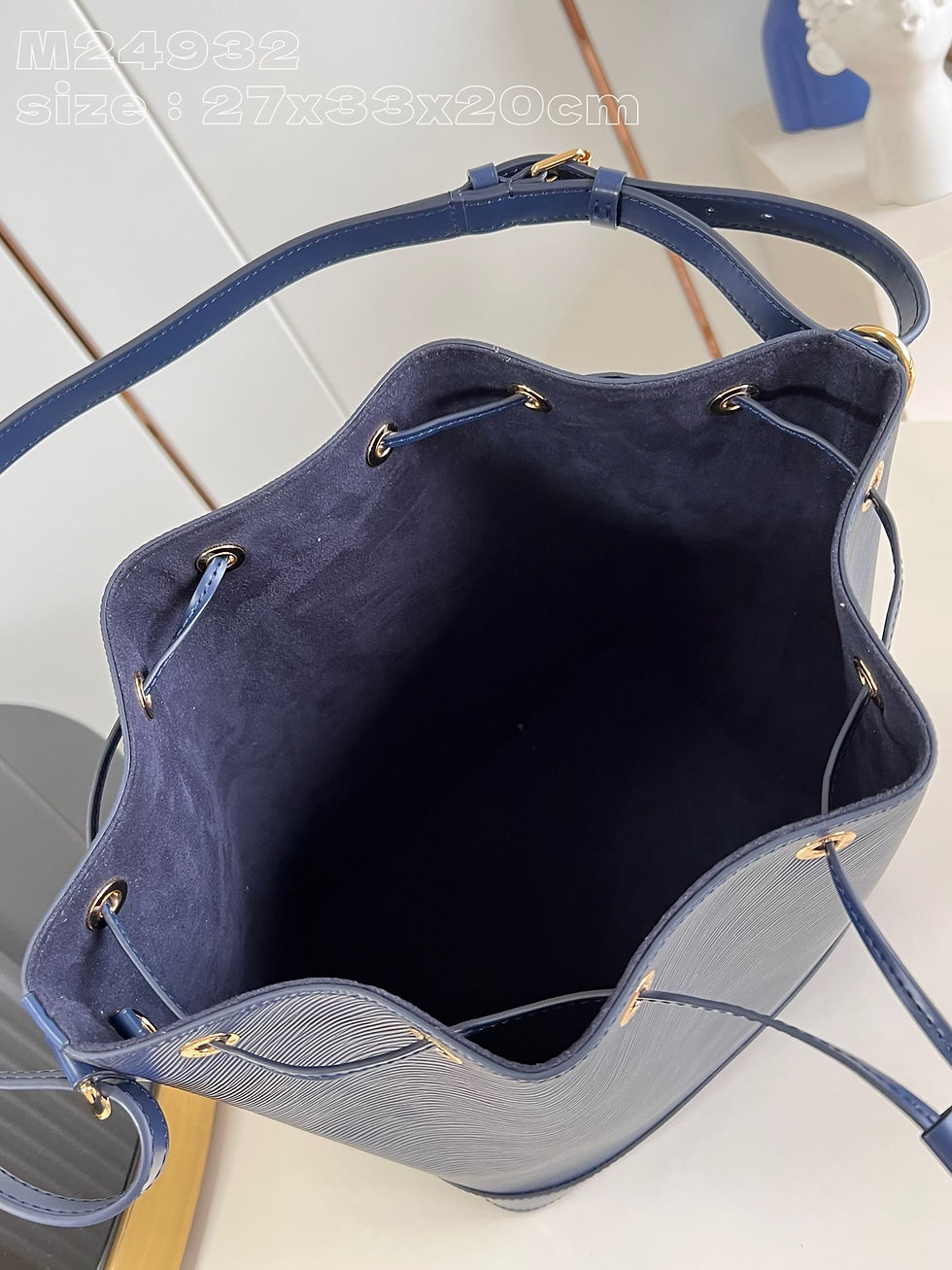 Thumbnail: LV BLUE EPI LEATHER NOE MM BUCKET SHOULDER BAG 