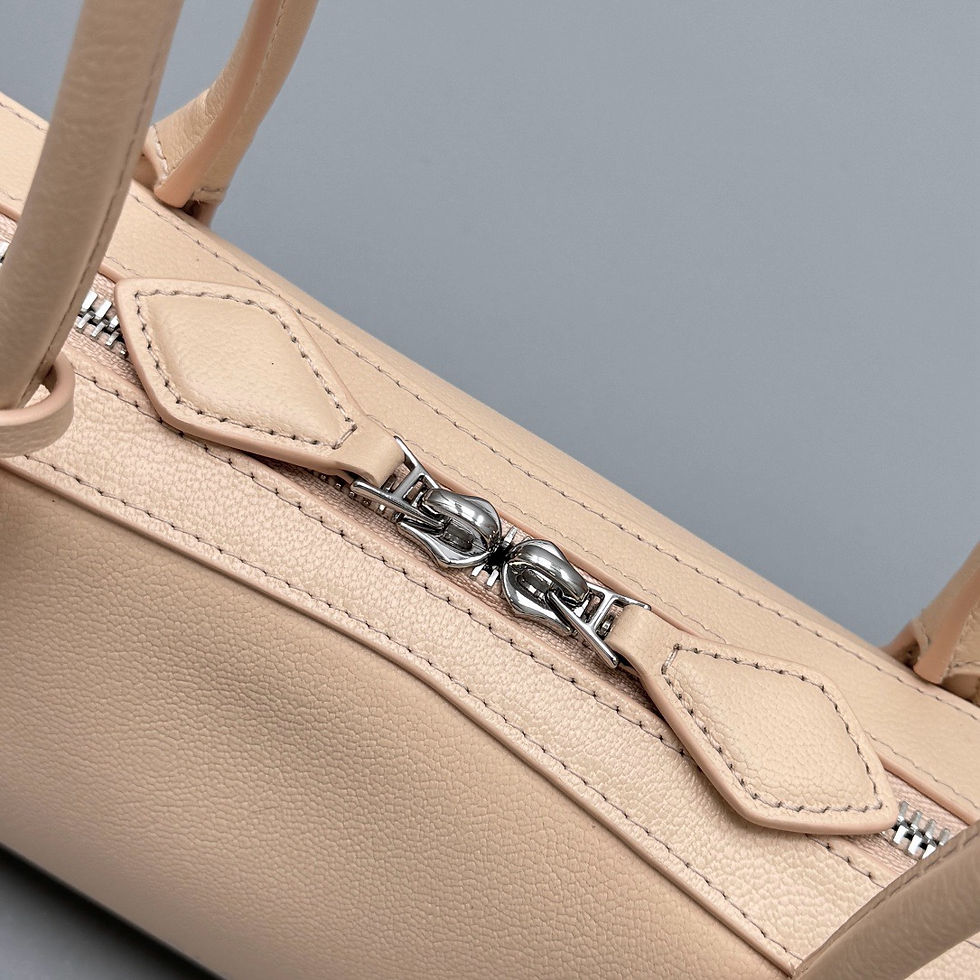 Thumbnail: ALAIA LE TECKEL MEDIUM BAG 