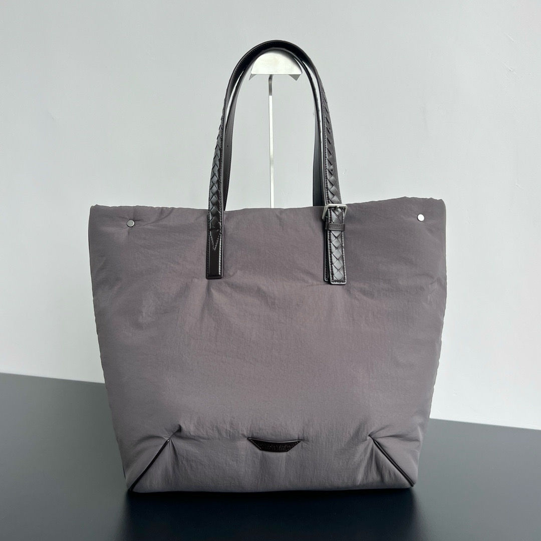 BOTTEGA VENETA CROSSROAD BUCKLE TOTE BAG
