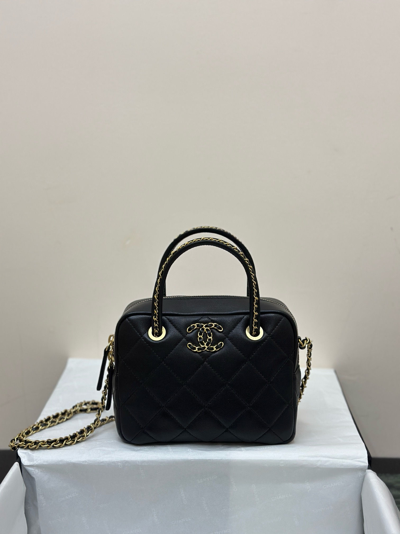 CHANEL 25C IN LAMBSKIN SHOULDER BAG