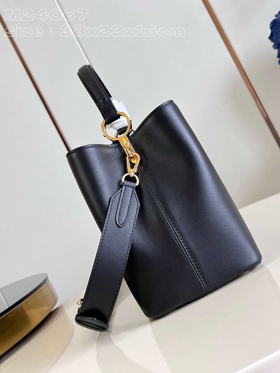 Thumbnail: LV CAPUCINES SOUPLE VEAU TWIST BAG 