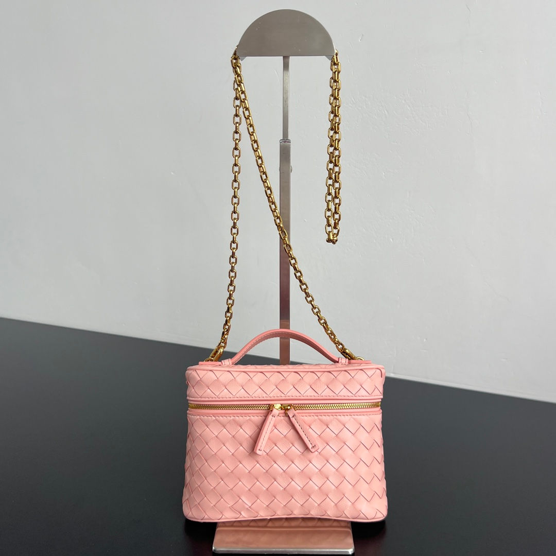 BOTTEGA VENETA SMALL SOFT VANITY BAG