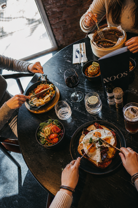 gezellig met kids lunchen of dineren in terneuzen bij noos