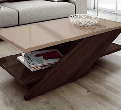 Mesa de centro en madera laminada combinada con madera natural