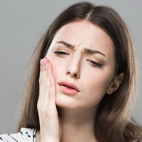 ¿QUÉ ES LA SENSIBILIDAD DENTAL Y COMO DISMINUIRLA?