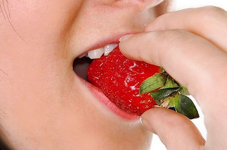 ENCÍAS INFLAMADAS: CAUSAS, TRATAMIENTOS Y SOLUCIONES