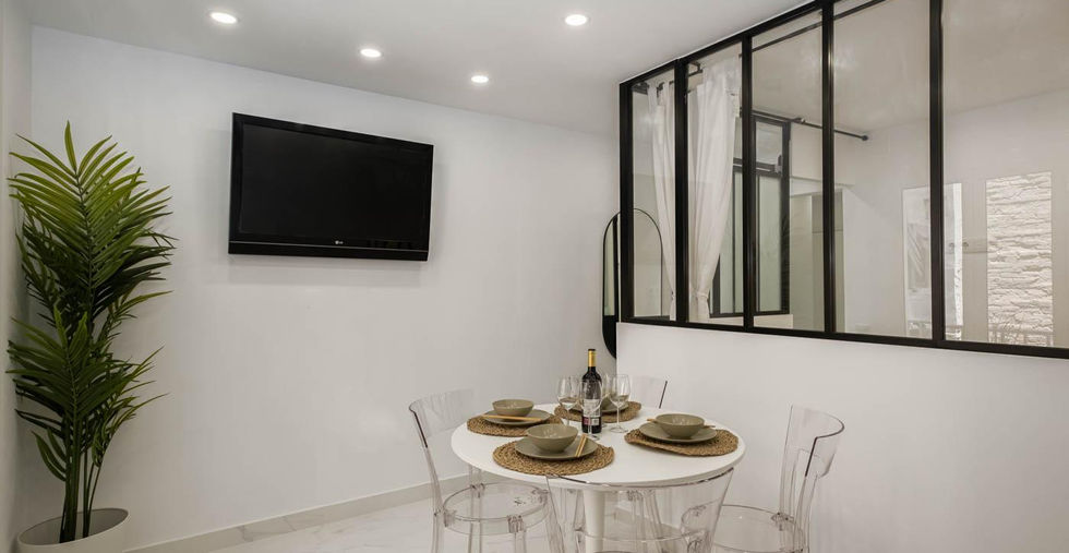 Salón comedor amplio en piso en venta en Ciutat Vella Barcelona