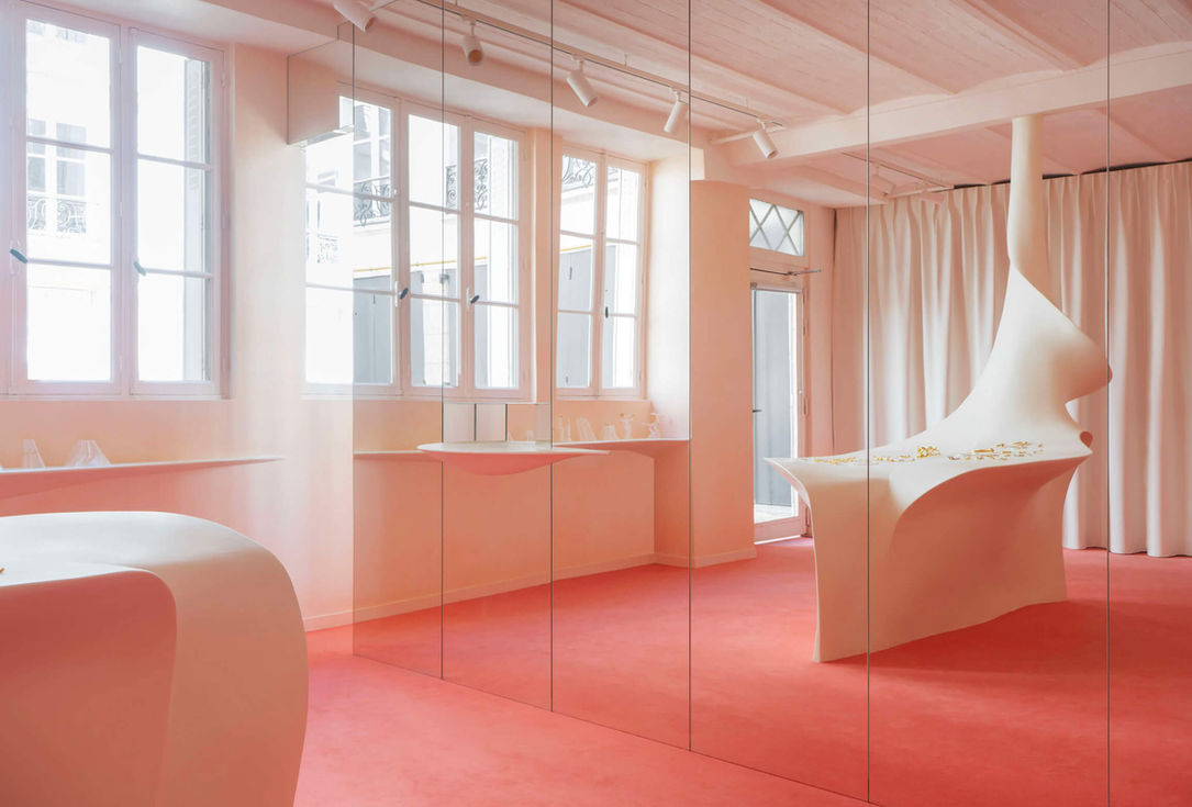 Projet Annelise-Michelson
Mise en scène d’un show room pour accueillir là sculpture(centrale) et les créations de l’artiste Annelise Michelson.

Retail, architecture, Paris, renovation, design d’intérieur, design, bijoux, showroom, minimal