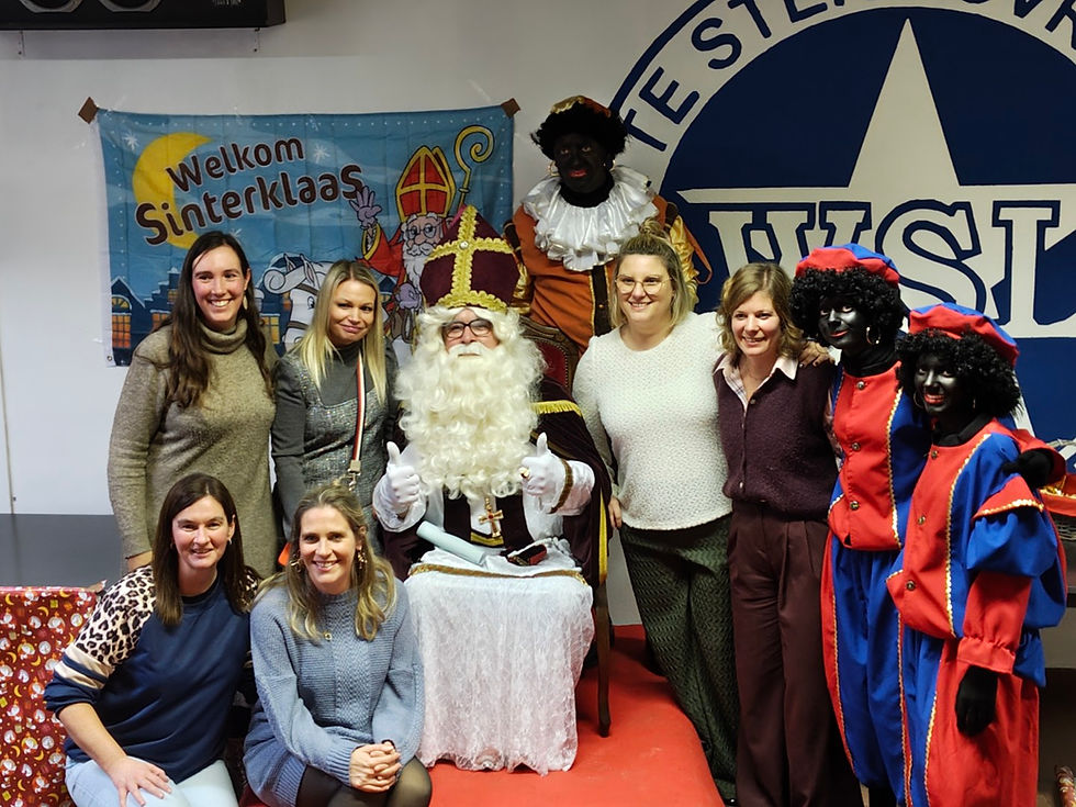Sinterklaas walking dinner