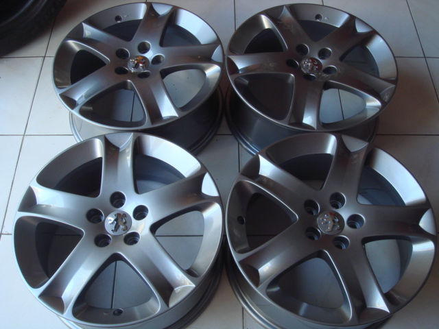 17 Peugeot 508 395€