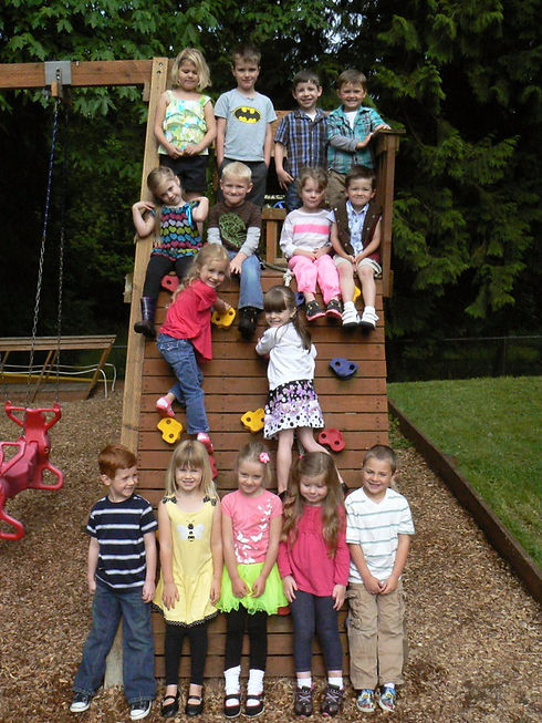Play%20yard%20Cute%20kids_edited.jpg