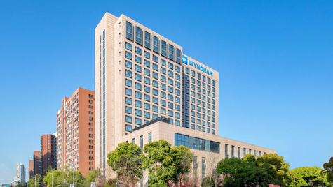 Full-service branded lodging property on a urban commercial corridor, illustrating special-purpose real estate classification under SBA 7(a) and 504 underwriting standards.