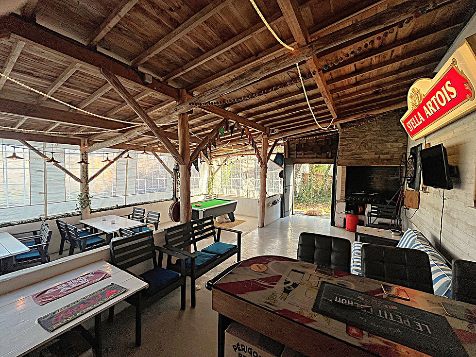 la_saucisserie_gites_holiday_homes_dordogne_stella_bar.jpg