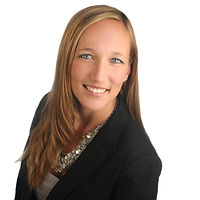 Laura Finlay Headshot 9470.jpg