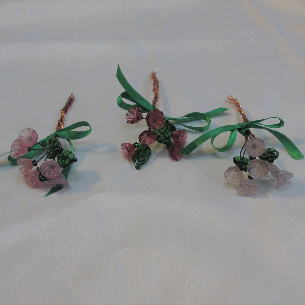 Thumbnail: Mini-Bouquets in Pinks