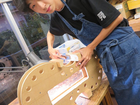 あやさんの”アマテイ５絃チェロ”