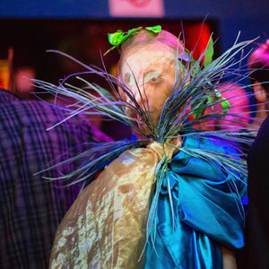 Festival Dionisíaco en el Templo Griego
