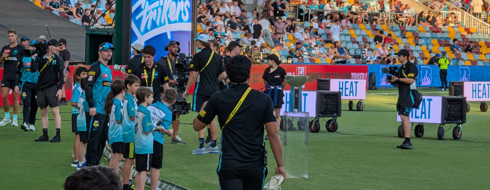 Blasters lined up waiting for Heat BBL-13 champion players