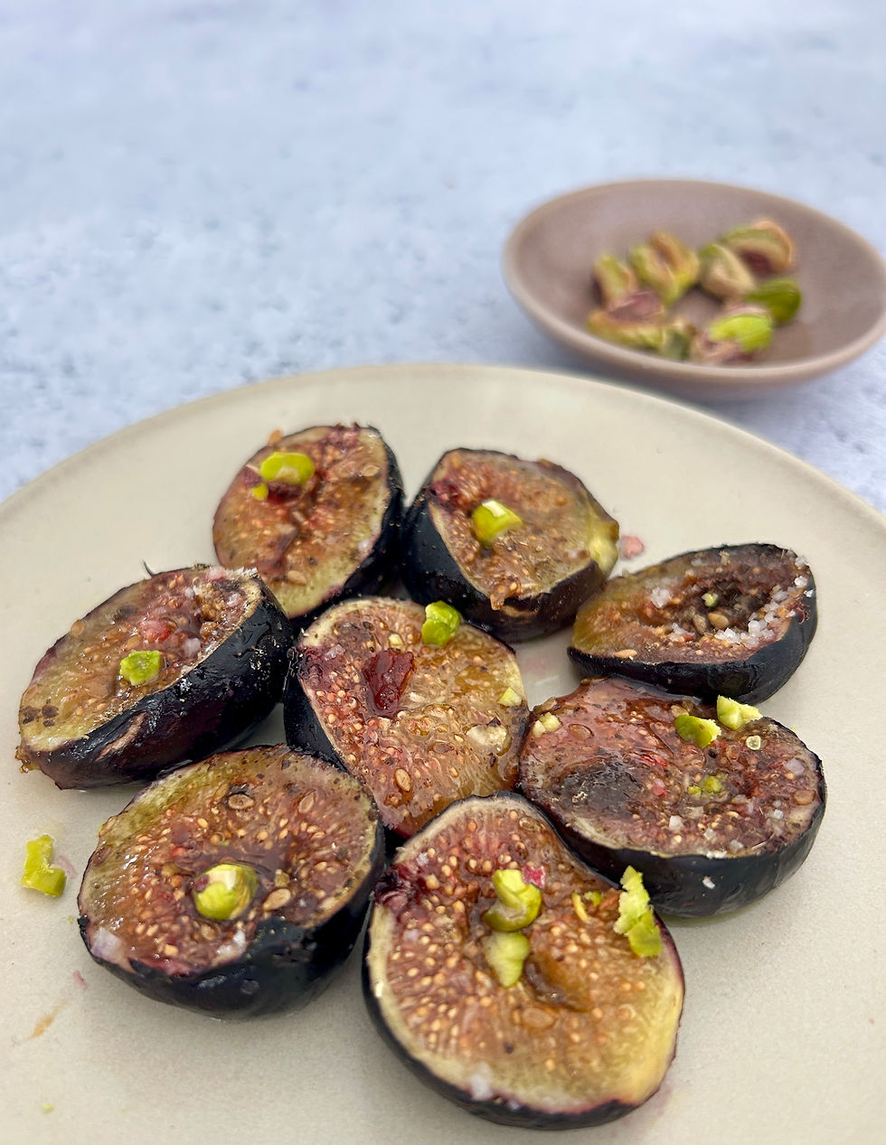Figues rôties au zaatar, miel et pistaches