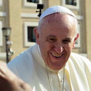 Papa Frane: “Roditelji ne bi smjeli osuđivati svoju gay djecu”