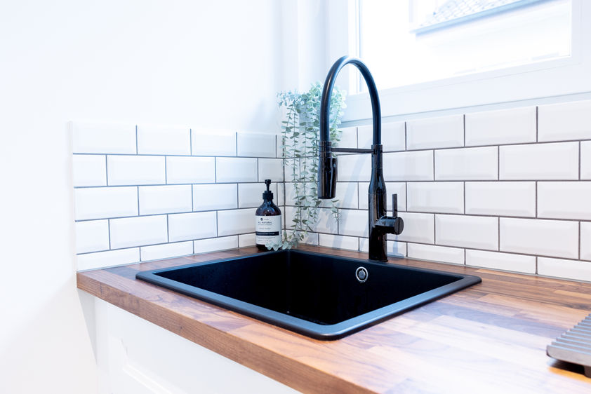 Sami Keramik Showroom Küchenplatten.jpg